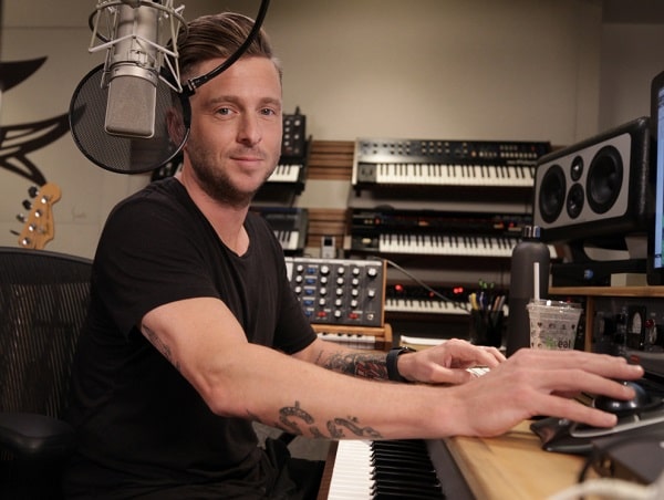 Write & Produce Hit Songs with Ryan Tedder TUTORIAL