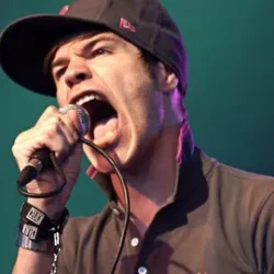 How To Sing With Distortion, Grit & Huskiness Safely! TUTORIAL